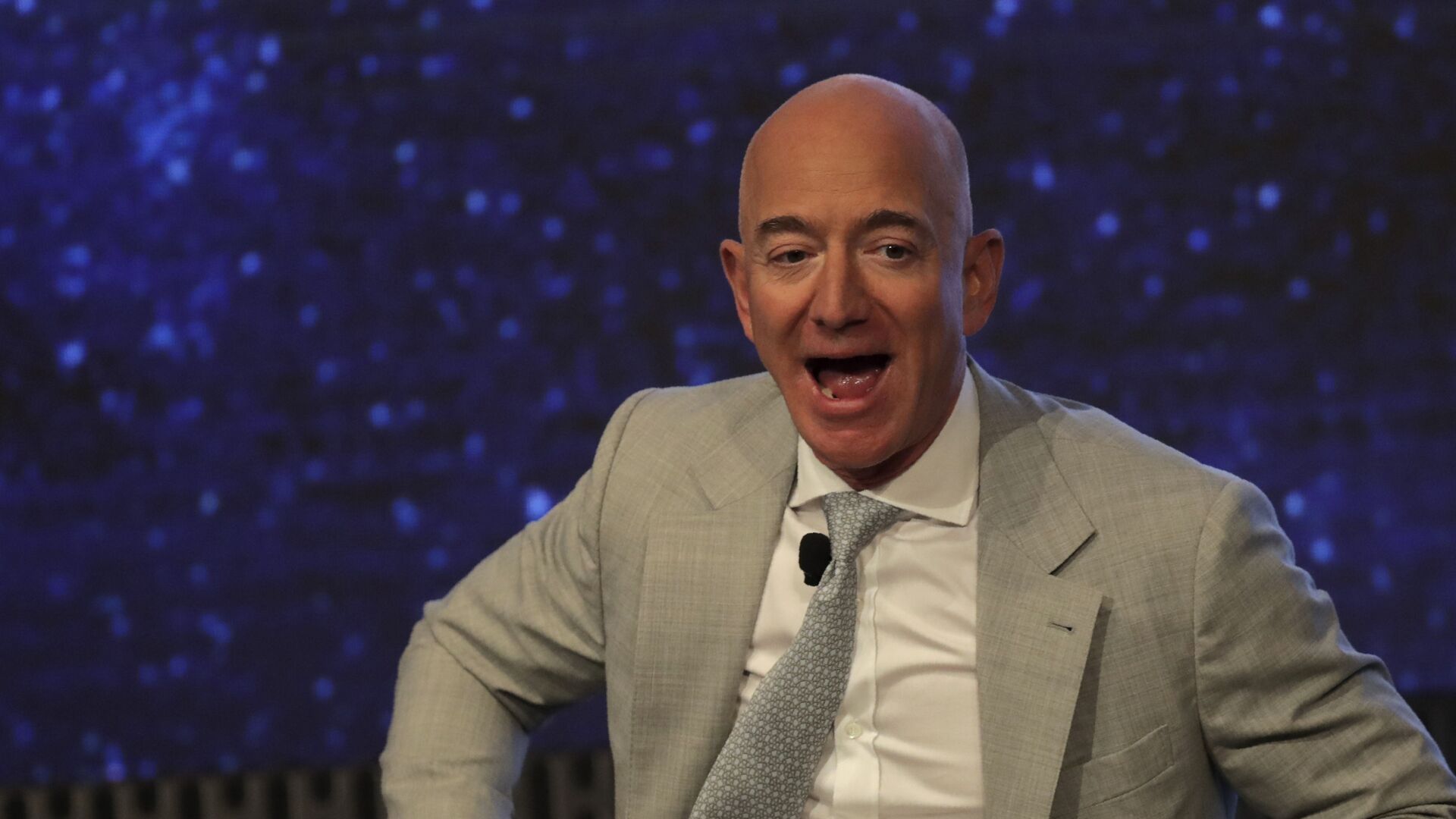 Amazon founder Jeff Bezos during the JFK Space Summit at the John F. Kennedy Presidential Library in Boston, Wednesday, June 19, 2019 - Sputnik International, 1920, 26.04.2022