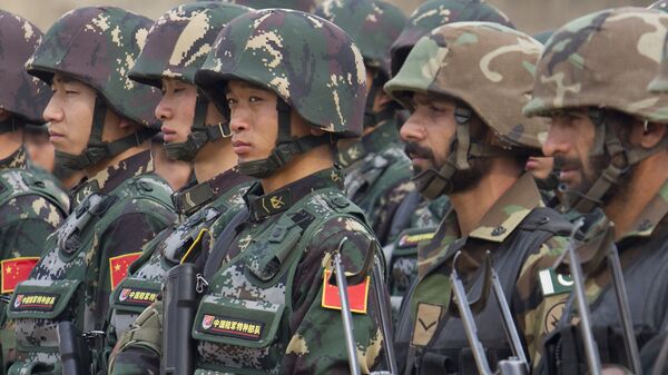 Pakistan and Chinese soldiers take part in a joint exercise (File) - Sputnik International