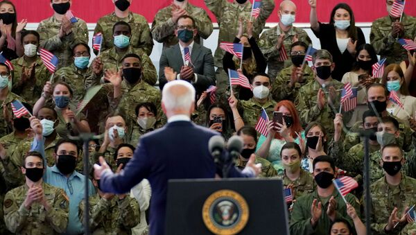 U.S. President Joe Biden delivers remarks to U.S. Air Force personnel and their families stationed at  RAF Mildenhall, ahead of the G7 Summit, near Mildenhall, Britain June 9, 2021. - Sputnik International