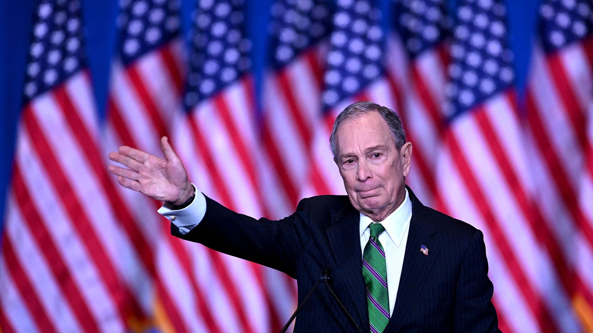 Former democratic presidential candidate and former New York City mayor Mike Bloomberg speaks to supporters and staff on March 4, 2020 in New York City. - Sputnik International, 1920, 10.06.2021