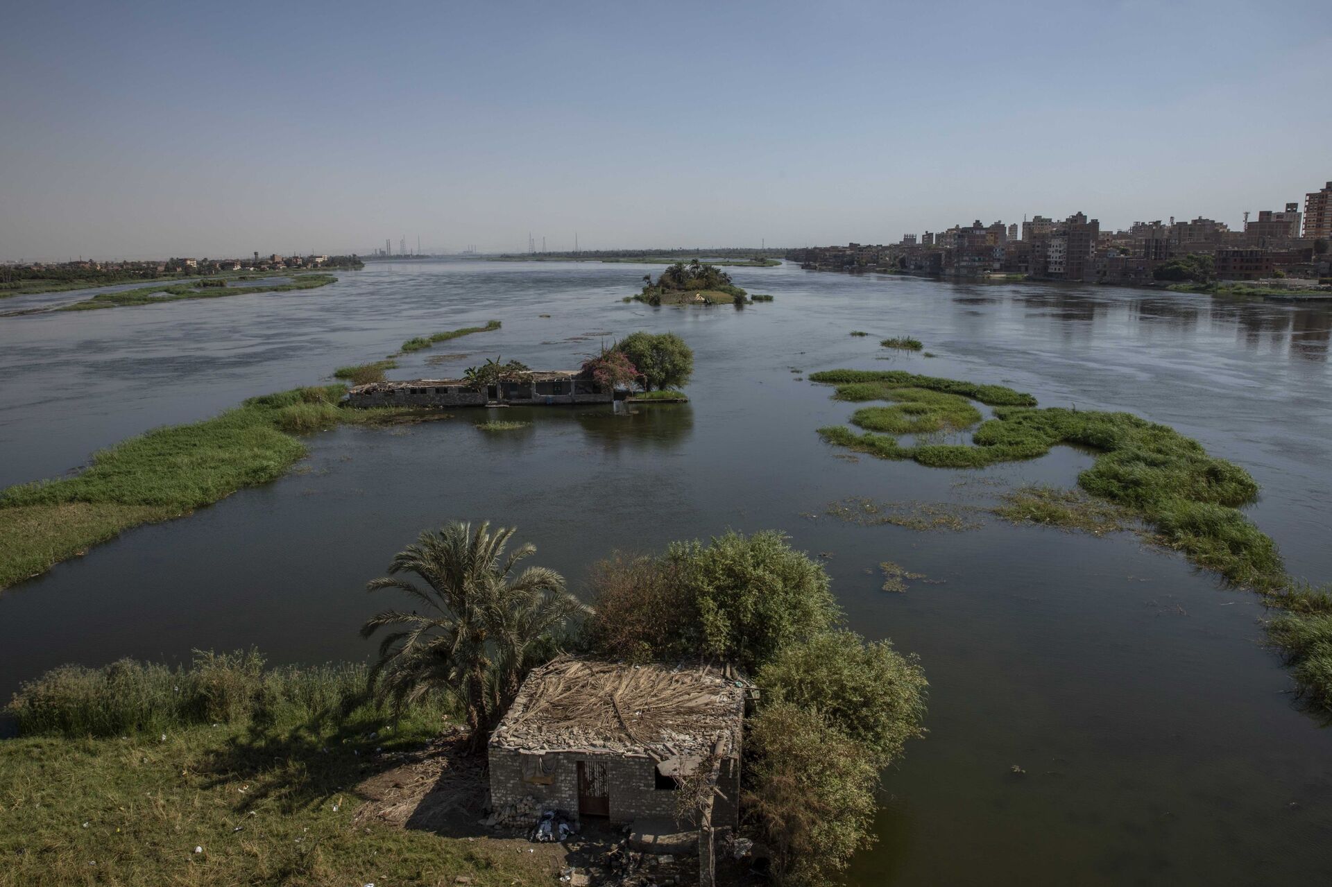 The River Nile as it passes through Beni Suef, Egypt. The Egyptians fear water levels will go down if the Ethiopian dam goes ahead. - Sputnik International, 1920, 01.06.2022