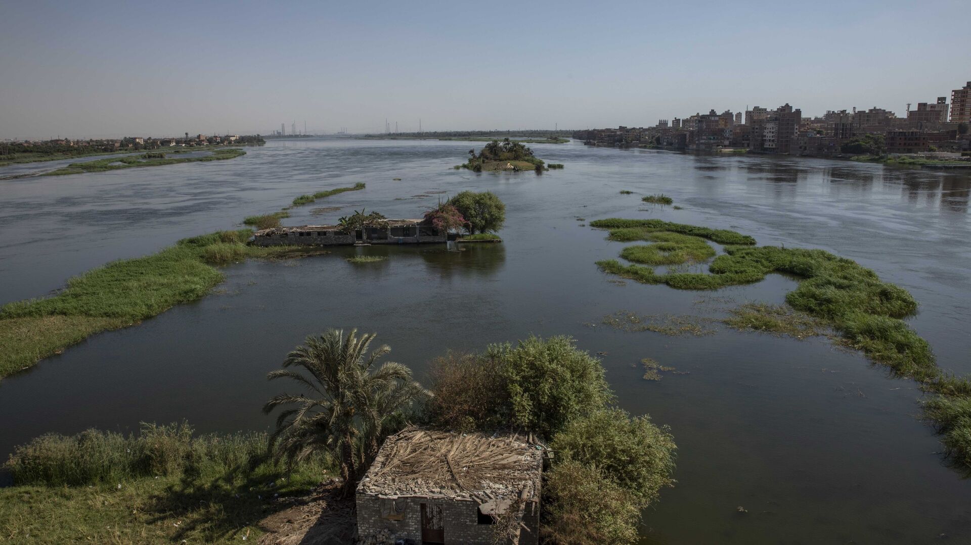 The River Nile as it passes through Beni Suef, Egypt. The Egyptians fear water levels will go down if the Ethiopian dam goes ahead. - Sputnik International, 1920, 14.06.2021