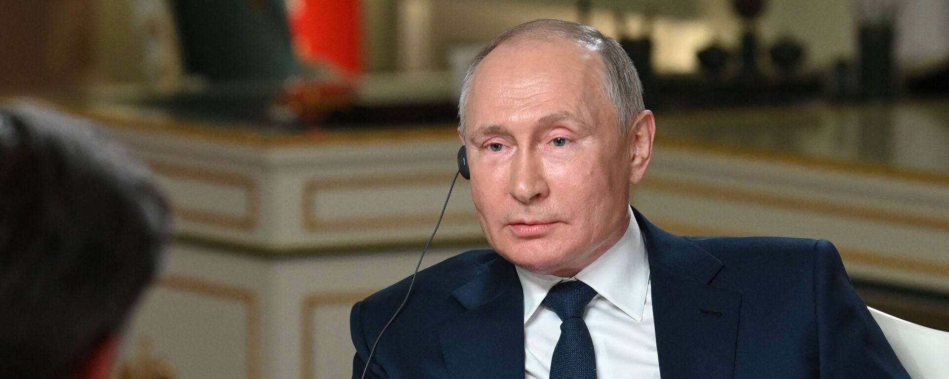 Russia's President Vladimir Putin (R) speaks with journalist of NBC News Keir Simmons in Moscow on June 11, 2021, during an exclusive interview ahead of a meeting with US President. - Sputnik International, 1920, 29.08.2023