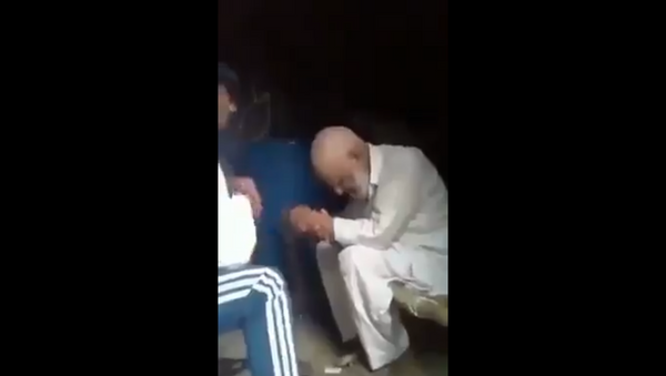 Elderly Muslim Man Beaten, Forced to Sing Hindu Chants, Has Beard Chopped Off in India - Sputnik International
