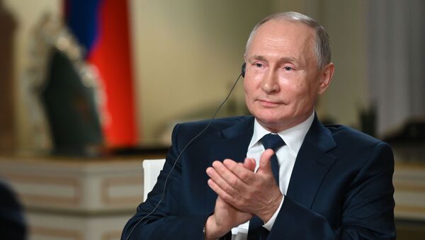 Russian President Vladimir Putin during his NBC interview - Sputnik International