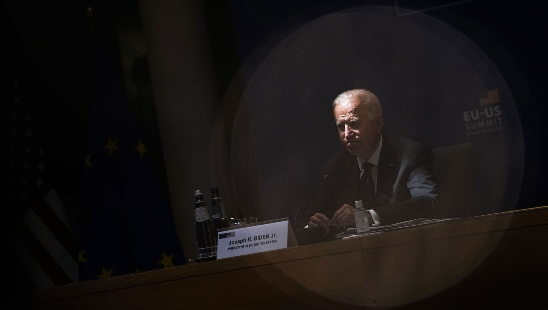 U.S. President Joe Biden listens to comments during the EU-US summit at the European Council building in Brussels, Tuesday, June 15, 2021. - Sputnik International, 1920, 15.06.2021