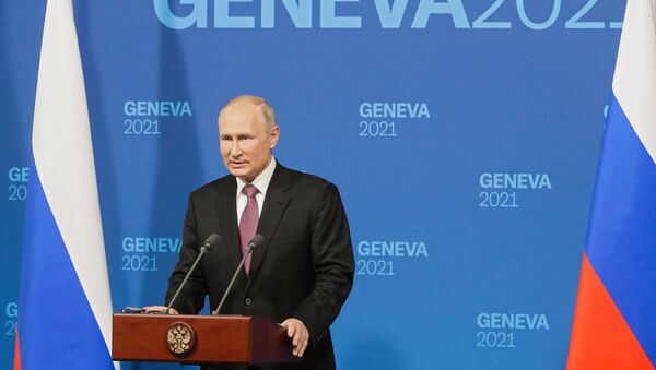 Vladimir Putin gives a press conference following a meeting with Joe Biden in Geneva - Sputnik International