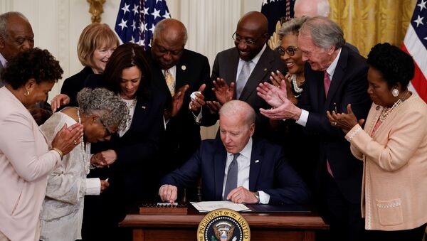 U.S. President Biden signs Juneteenth National Independence Day Act at the White House in Washington - Sputnik International