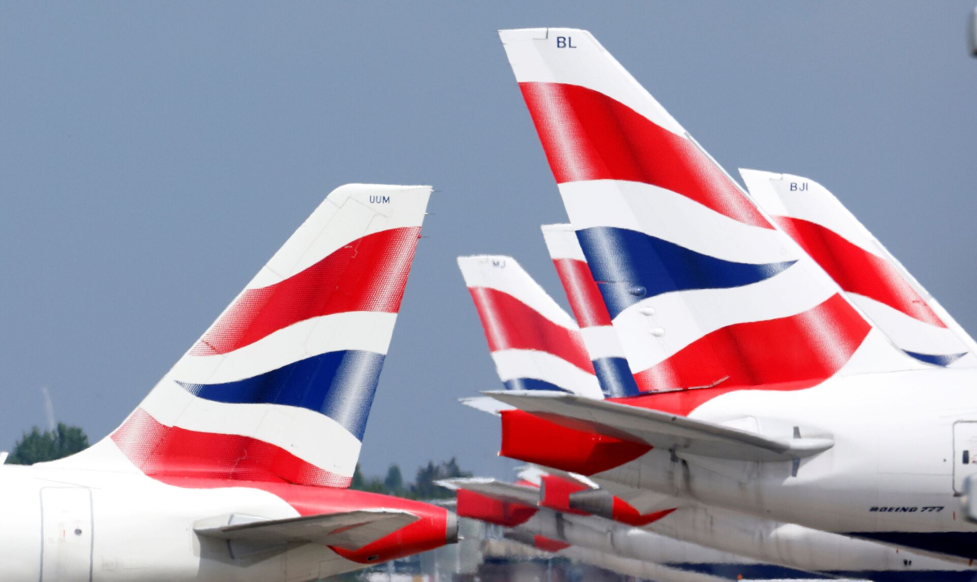  British Airways tail fins are pictured at Heathrow Airport in London, Britain, May 17, 202 - Sputnik International, 1920, 10.09.2021