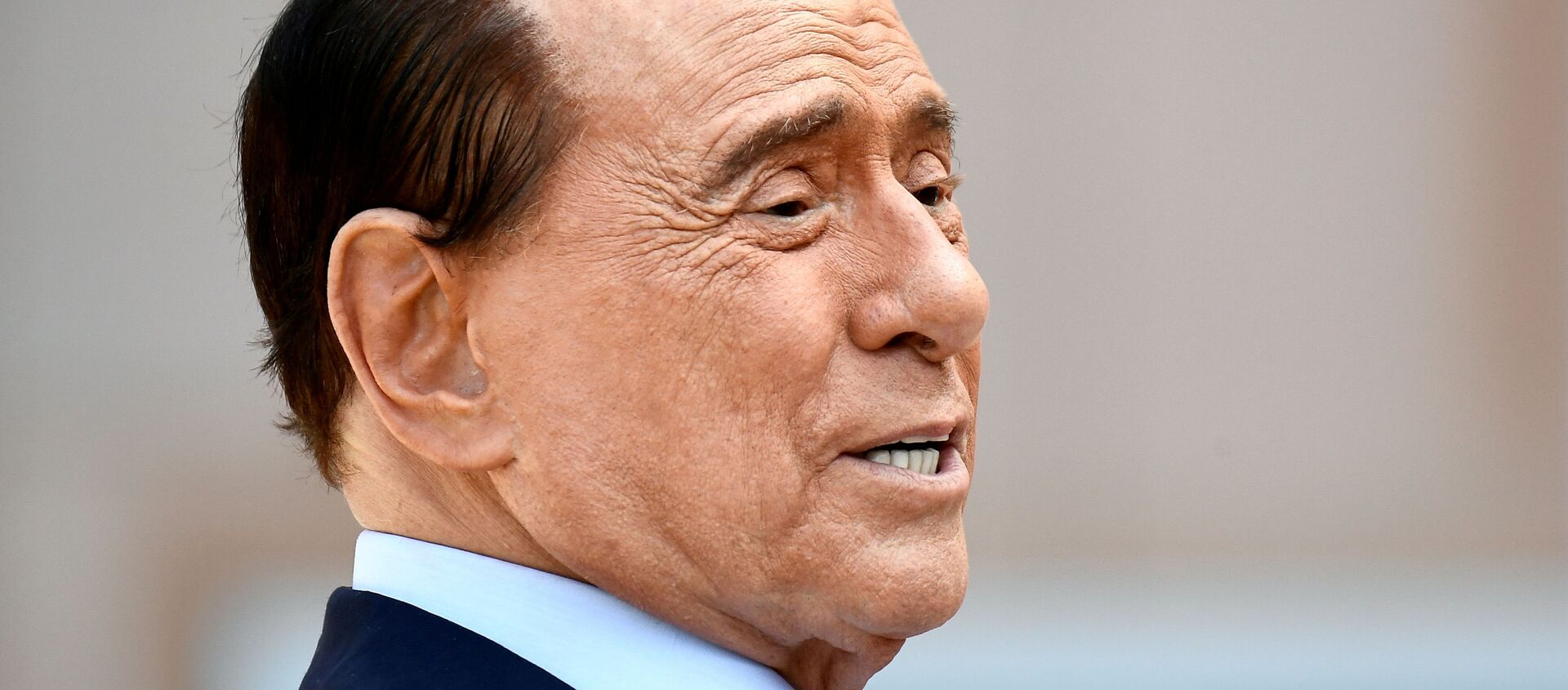 Former Italian Prime Minister Silvio Berlusconi speaks to the media as he leaves San Raffaele hospital in Milan, Italy, September 14, 2020. - Sputnik International, 1920, 21.06.2021