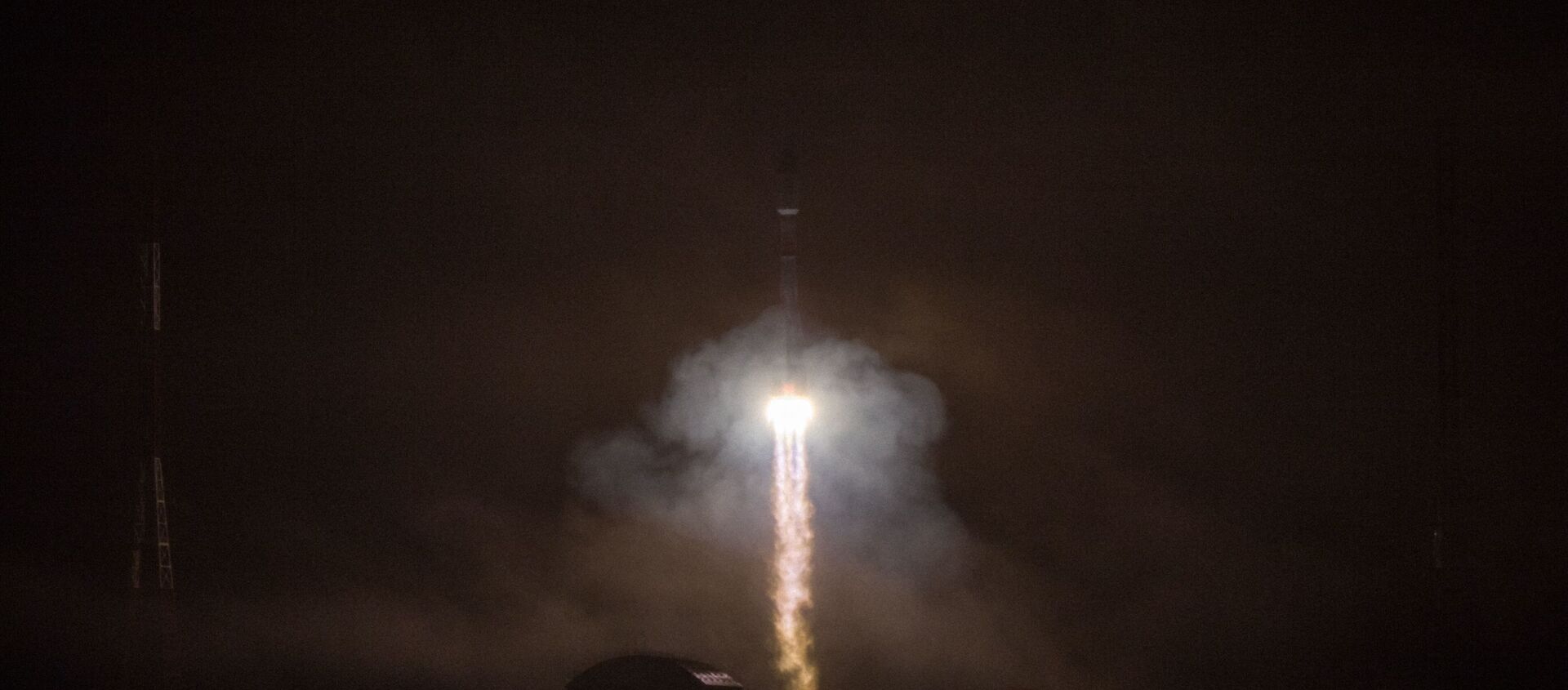 Launch of the Soyuz-2.1b carrier rocket with the Fregat upper stage and 36 new OneWeb spacecraft as part of mission 47 from the Vostochny cosmodrome. - Sputnik International, 1920, 23.08.2021