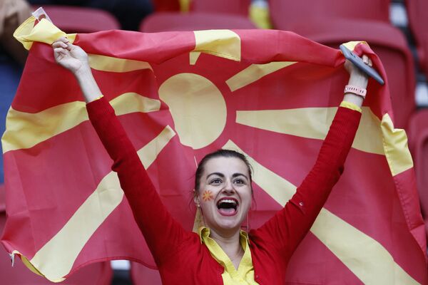 Gorgeous Female Fans Cheer National Teams at EURO 2020 - Sputnik International