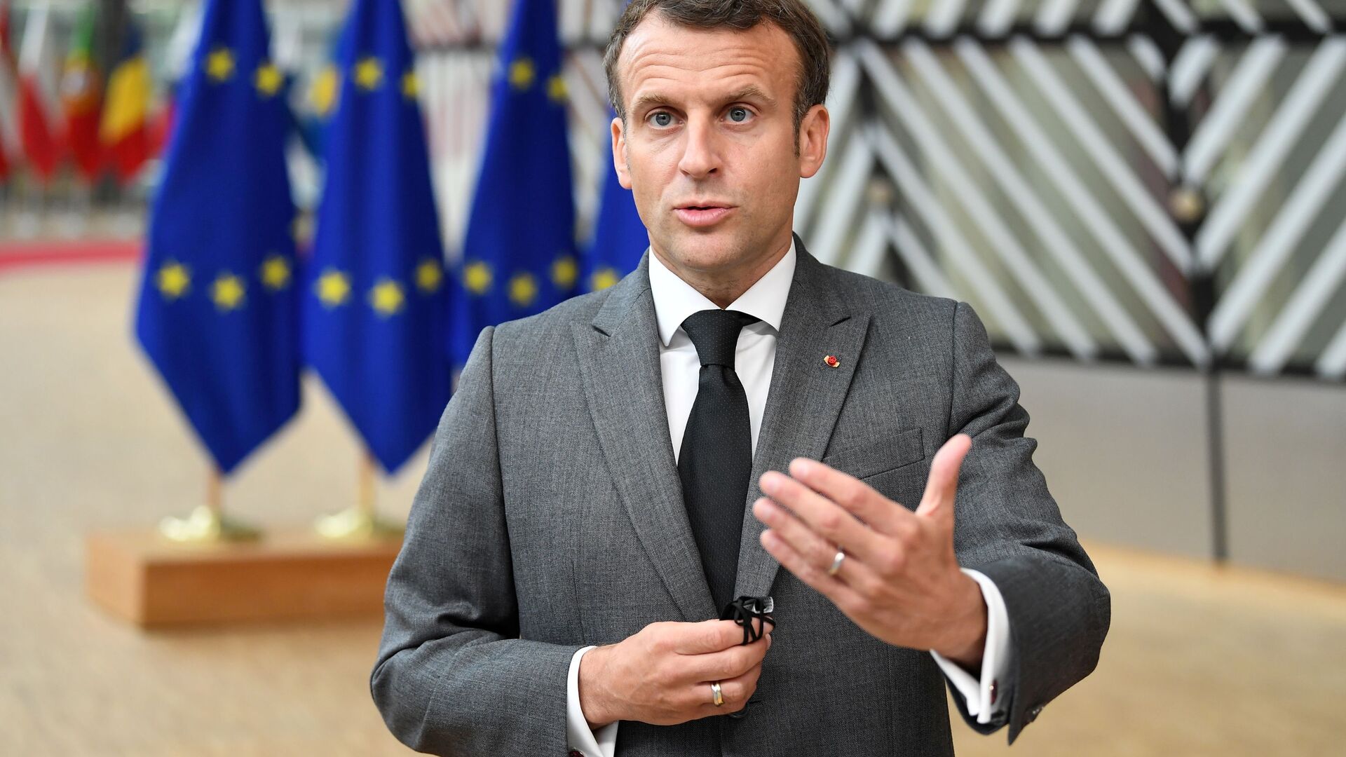 France's President Emmanuel Macron addresses the media as he arrives on the first day of the European Union summit at The European Council Building in Brussels, Belgium June 24, 2021. - Sputnik International, 1920, 09.02.2022