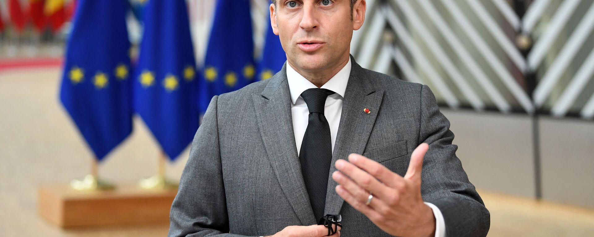 France's President Emmanuel Macron addresses the media as he arrives on the first day of the European Union summit at The European Council Building in Brussels, Belgium June 24, 2021. - Sputnik International, 1920, 24.06.2021