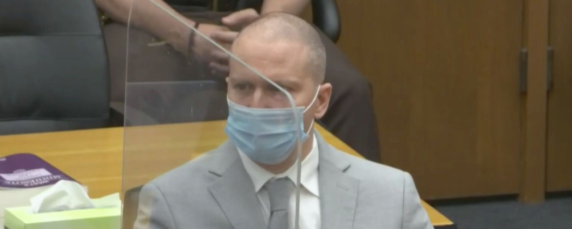 Former Minneapolis police officer Derek Chauvin listens to victim statements on June 25, 2021, from the family of George Floyd as he awaits his sentencing for murder in the death of Floyd in Minneapolis, Minnesota. - Sputnik International, 1920, 25.06.2021