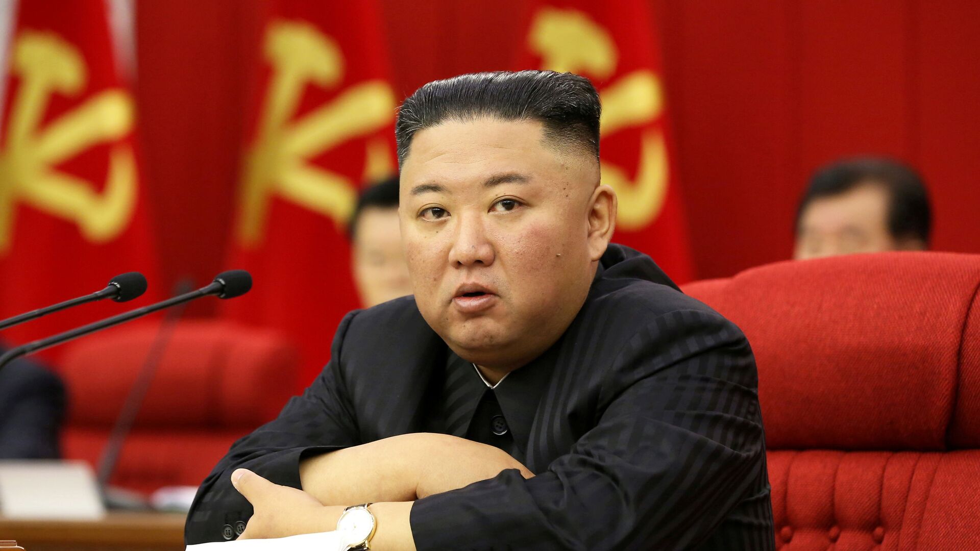 North Korean leader Kim Jong Un speaks at a meeting of the Workers' Party of Korea in Pyongyang, North Korea in this image released June 18, 2021 by the country's Korean Central News Agency. - Sputnik International, 1920, 27.06.2021