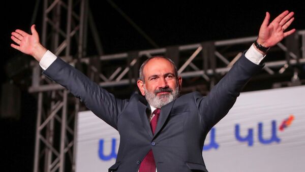Armenia's acting Prime Minister and leader of Civil Contract party Nikol Pashinyan attends a rally after snap parliamentary election in Yerevan, Armenia June 21, 2021. - Sputnik International