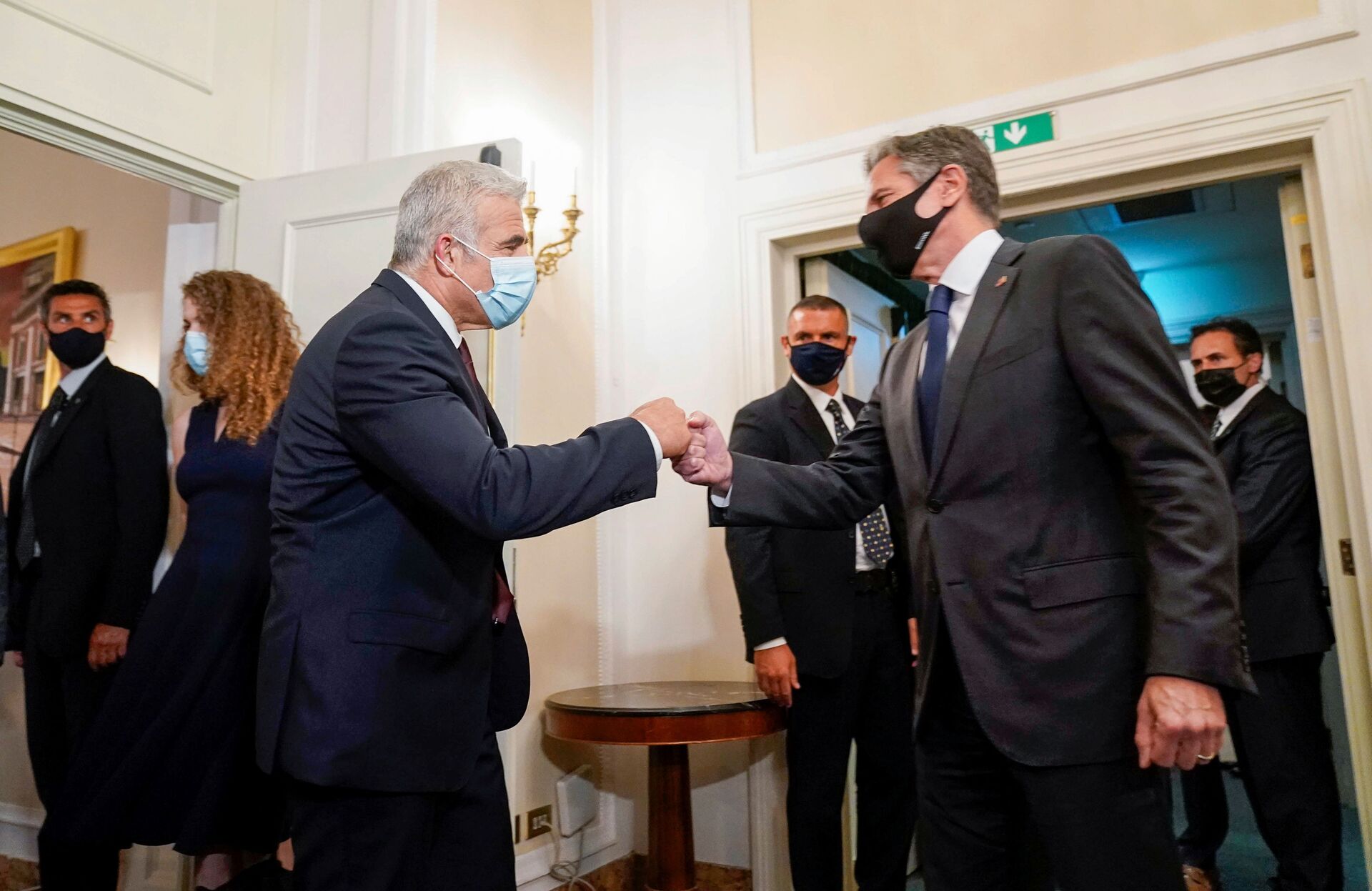 U.S. Secretary of State Antony Blinken greets Israeli Foreign Minister Yair Lapid during their meeting in Rome, Italy, June 27, 2021. - Sputnik International, 1920, 07.09.2021