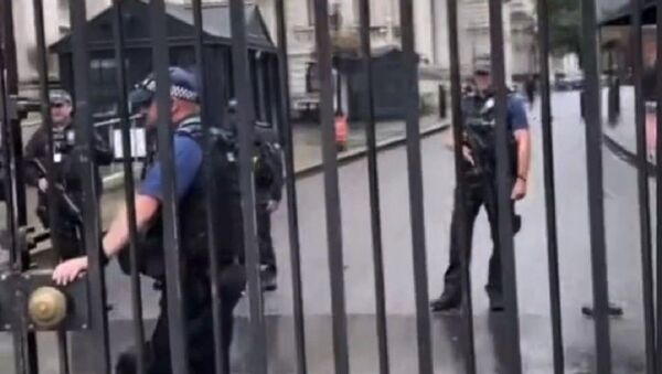 The cop deffo passed the vibe check - Sputnik International