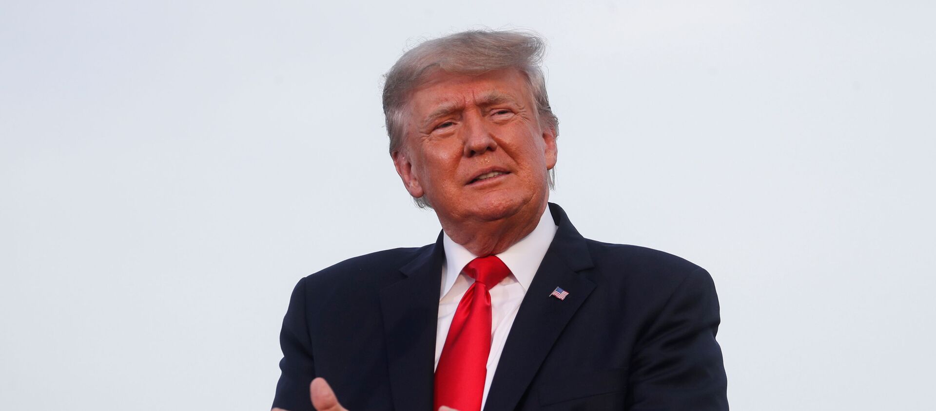 Former U.S. President Donald Trump reacts during his first post-presidency campaign rally at the Lorain County Fairgrounds in Wellington, Ohio, U.S., June 26, 2021 - Sputnik International, 1920, 01.07.2021