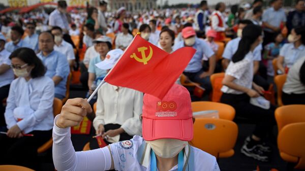 Люди на праздновании 100-летия Коммунистической партии Китая в Пекине - Sputnik International