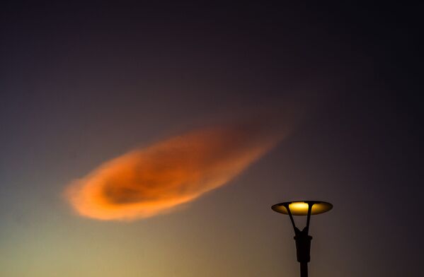 A mysterious cloud above Cyprus.  - Sputnik International
