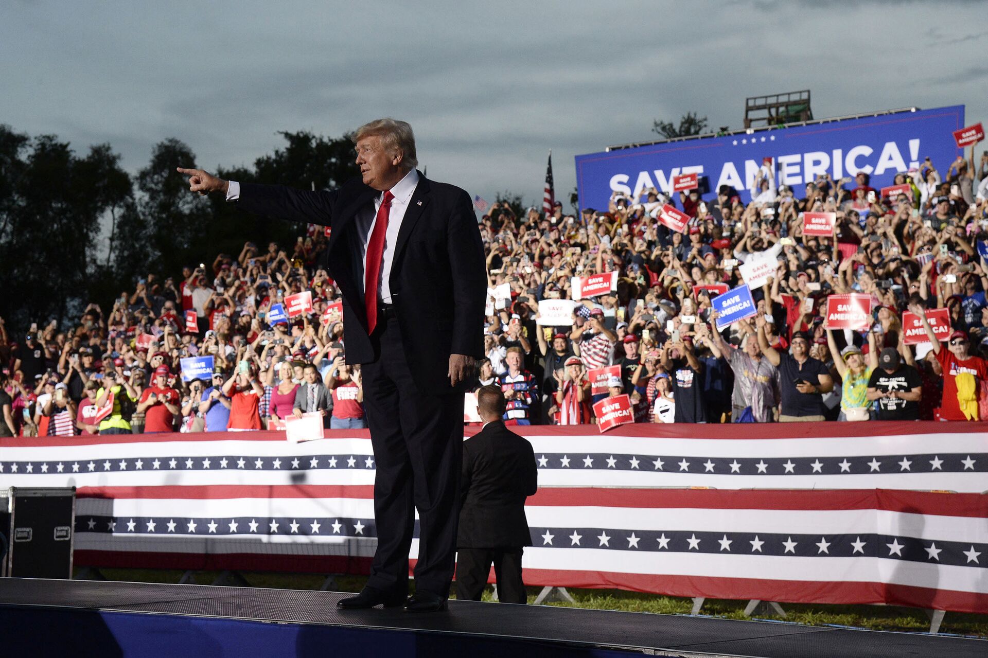 Former President Donald Trump walks on stage during a rally at the Sarasota Fairgrounds Saturday, July 3, 2021, in Sarasota, Fla.  - Sputnik International, 1920, 07.09.2021