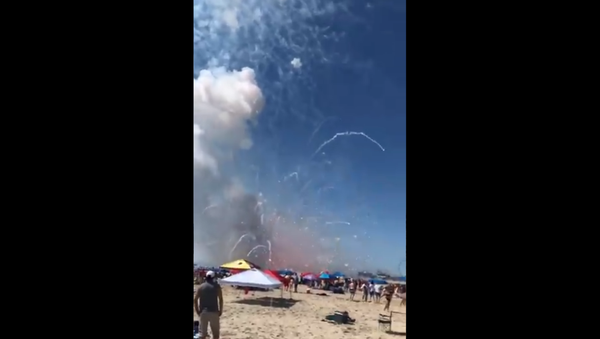 Screenshot from a video filmed in Ocean City, Maryland, during an accidental explosion of July 4th fireworks - Sputnik International