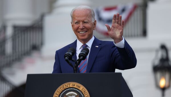 U.S. President Joe Biden salutes as he delivers remarks at the White House at a celebration of Independence Day in Washington, U.S., July 4, 2021.  - Sputnik International