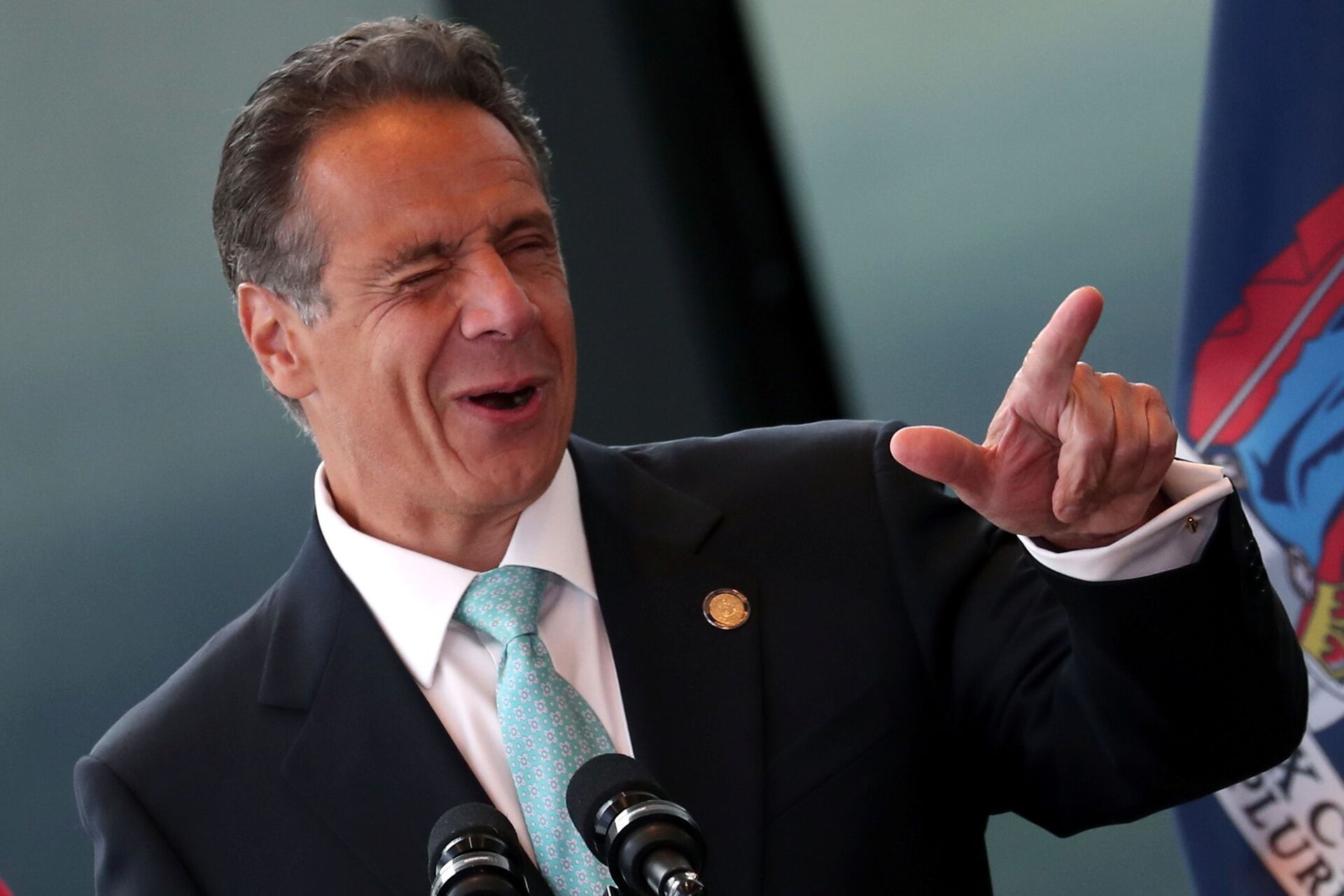 New York Governor Andrew Cuomo winks while speaking from the One World Trade Center Tower while making an announcement in New York City, New York, U.S., June 15, 2021. - Sputnik International, 1920, 07.09.2021