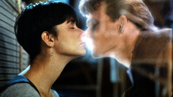 A kissing scene from the film Ghost, 1990. - Sputnik International
