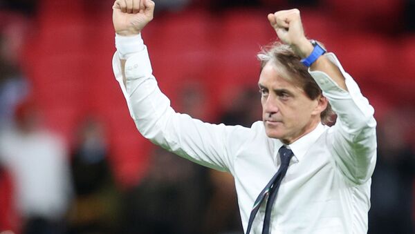 Italy coach Roberto Mancini celebrates after the match - Sputnik International