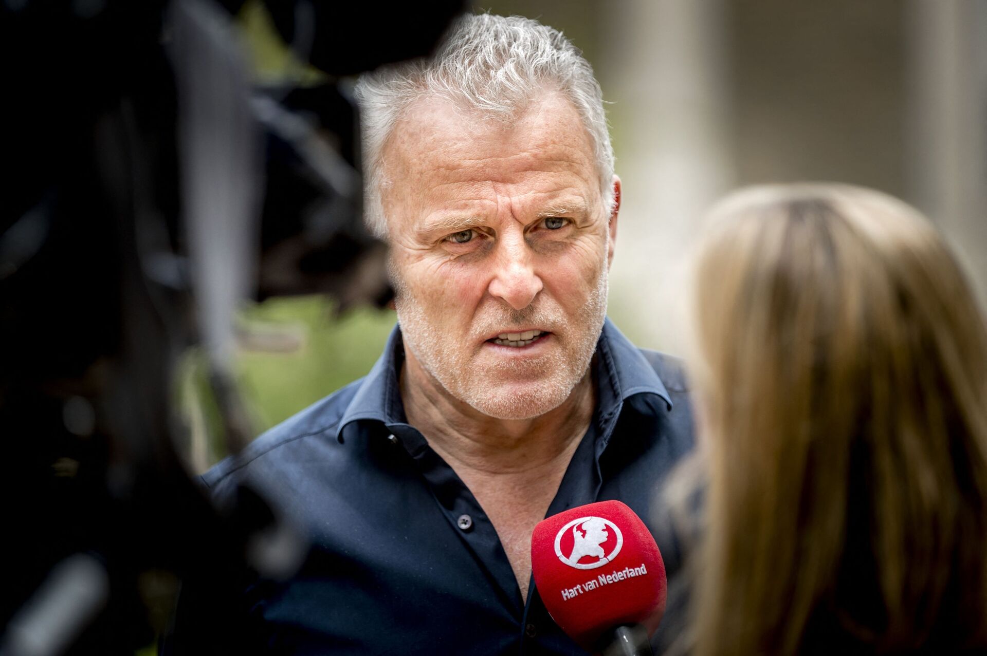 In this photograph taken on May 24, 2017, Dutch crime reporter Peter R. de Vries speaks with media representatives in Arnhem. - A well-known Dutch crime reporter  was rushed to hospital with gunshot wounds on July 6, 2021 - Sputnik International, 1920, 07.09.2021