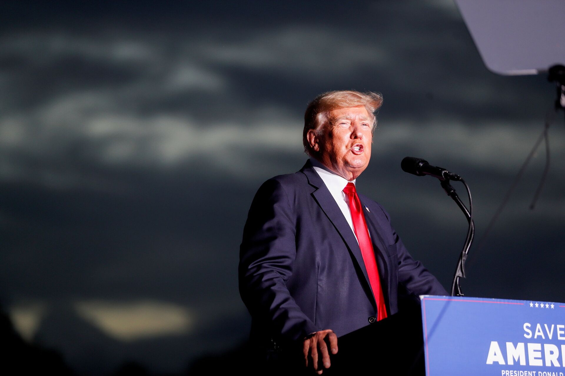 Former President Donald Trump speaks to his supporters during the Save America Rally at the Sarasota Fairgrounds in Sarasota, Florida, U.S. July 3, 2021. REUTERS/Octavio Jones - Sputnik International, 1920, 07.09.2021