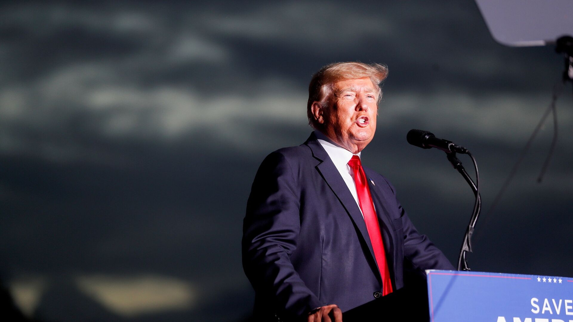 Former President Donald Trump speaks to his supporters during the Save America Rally at the Sarasota Fairgrounds in Sarasota, Florida, U.S. July 3, 2021. REUTERS/Octavio Jones - Sputnik International, 1920, 03.08.2021