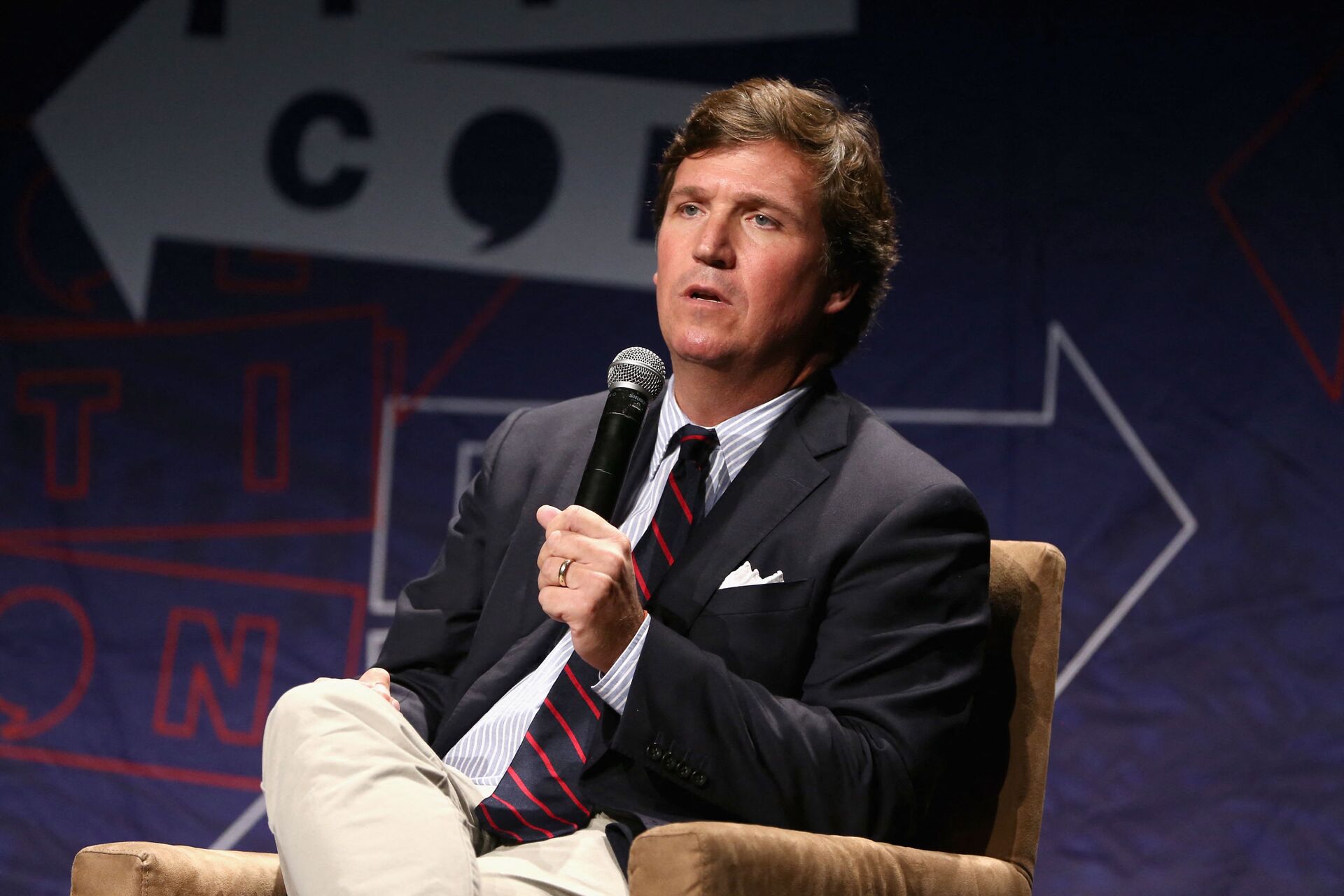 Tucker Carlson speaks onstage during Politicon 2018 at Los Angeles Convention Center on October 21, 2018 in Los Angeles, California - Sputnik International, 1920, 07.09.2021