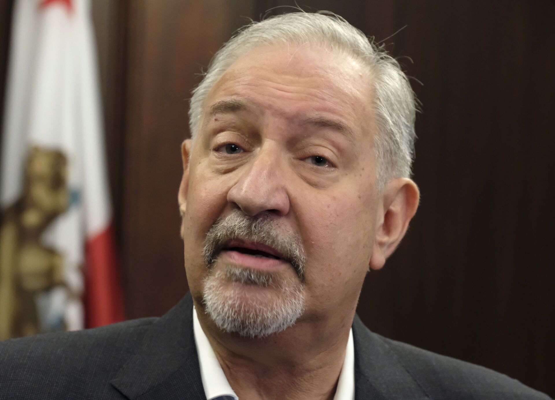 This Friday, Sept. 2, 2016 file photo shows attorney Mark Geragos talking to the media during a news conference in downtown Los Angeles. CNN has cut ties with Mark Geragos just hours after the celebrity attorney was named as a co-conspirator in a case accusing lawyer Michael Avenatti of trying to extort Nike. - Sputnik International, 1920, 07.09.2021