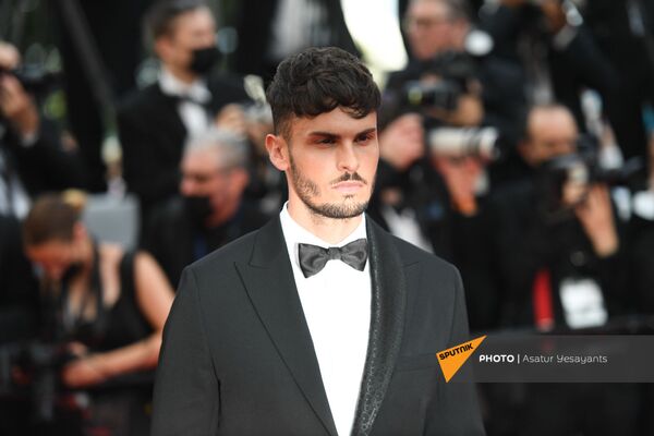 Model Baptiste Giabiconi arrives on the red carpet before the screening of the film Everything Went Fine. - Sputnik International