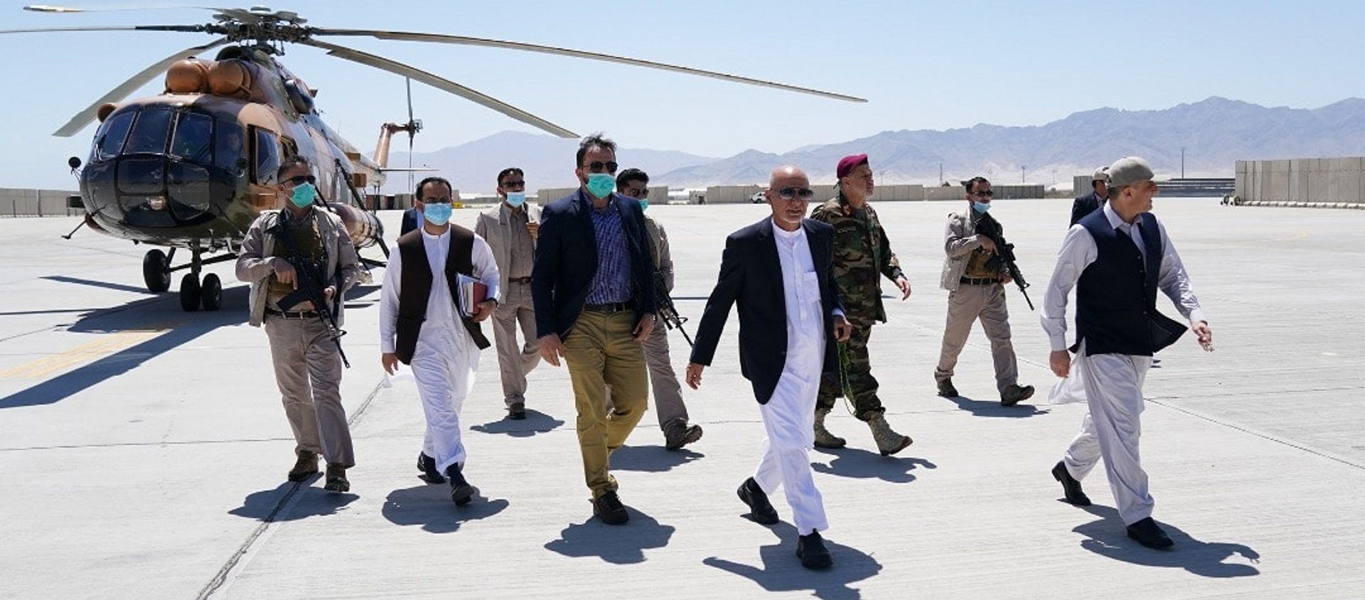 Afghan President Ashraf Ghani and others visit Bagram Airbase, 9 July, 2021. - Sputnik International, 1920, 16.08.2021