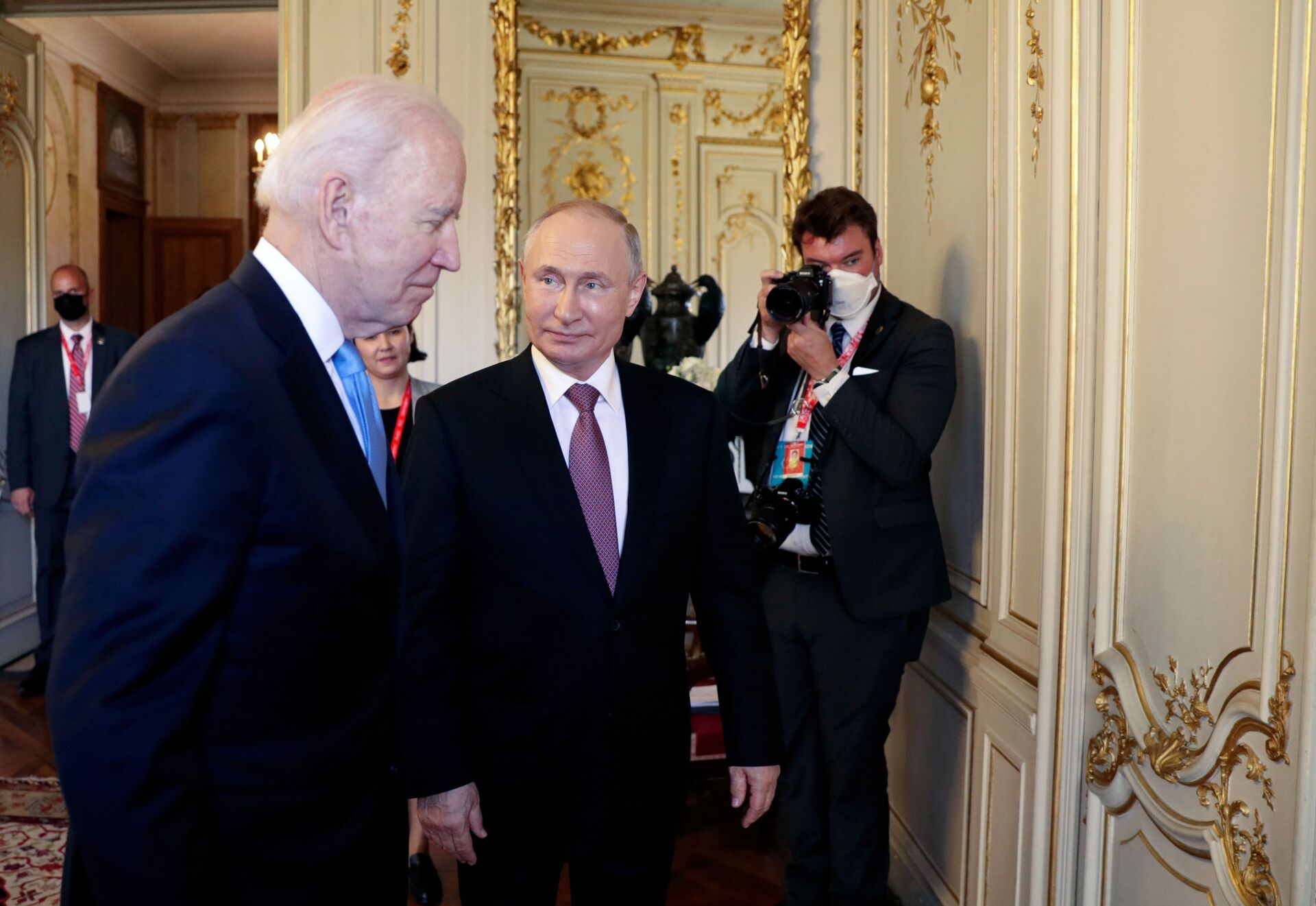 U.S. President Joe Biden and Russia's President Vladimir Putin meet for the U.S.-Russia summit at Villa La Grange in Geneva, Switzerland  - Sputnik International, 1920, 07.09.2021