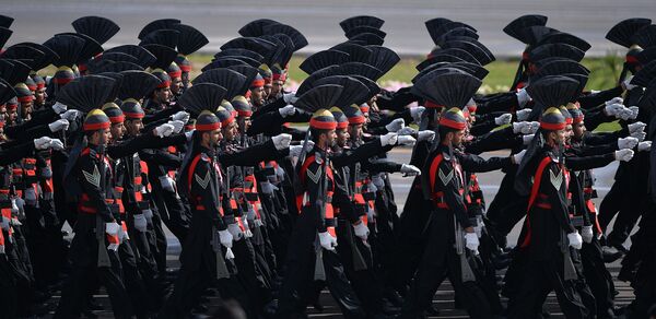 Pakistani rangers march during a military parade in Islamabad.  - Sputnik International