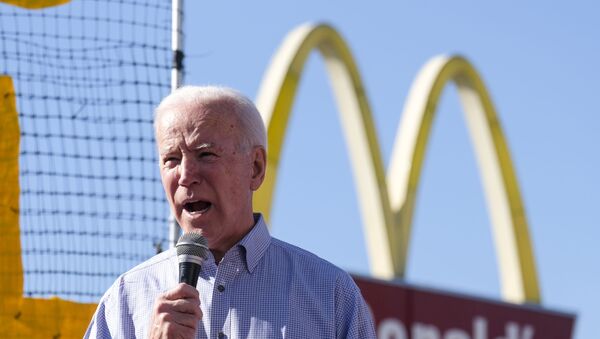 Democratic presidential candidate former Vice President Joe Biden, speaks at a rally in support of McDonald's cooks and cashiers demanding higher wages and union rights, outside a McDonald's restaurant in Los Angeles, Thursday, Dec. 19, 2019 - Sputnik International