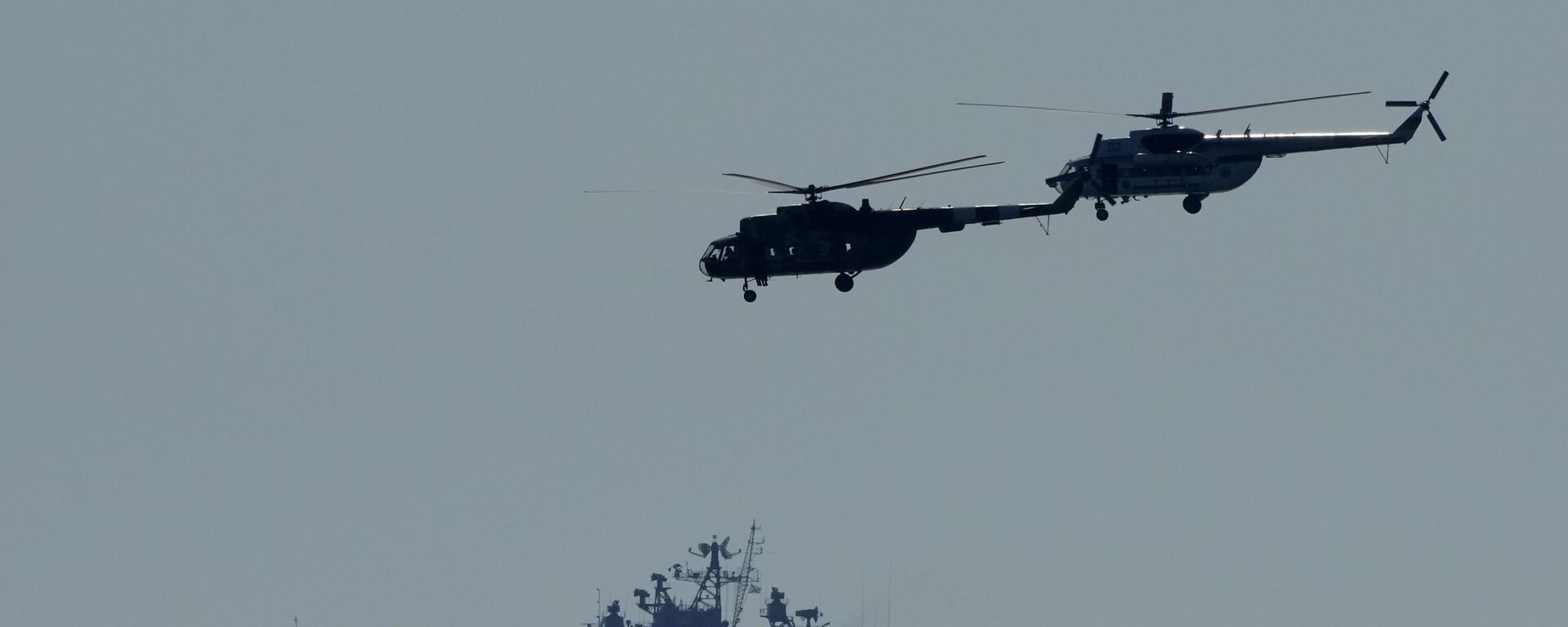 Ukrainian helicopters fly over a Russian warship  during Sea Breeze 2021 maneuvers, in the Black Sea, Friday, July 9, 2021 - Sputnik International, 1920, 04.03.2022