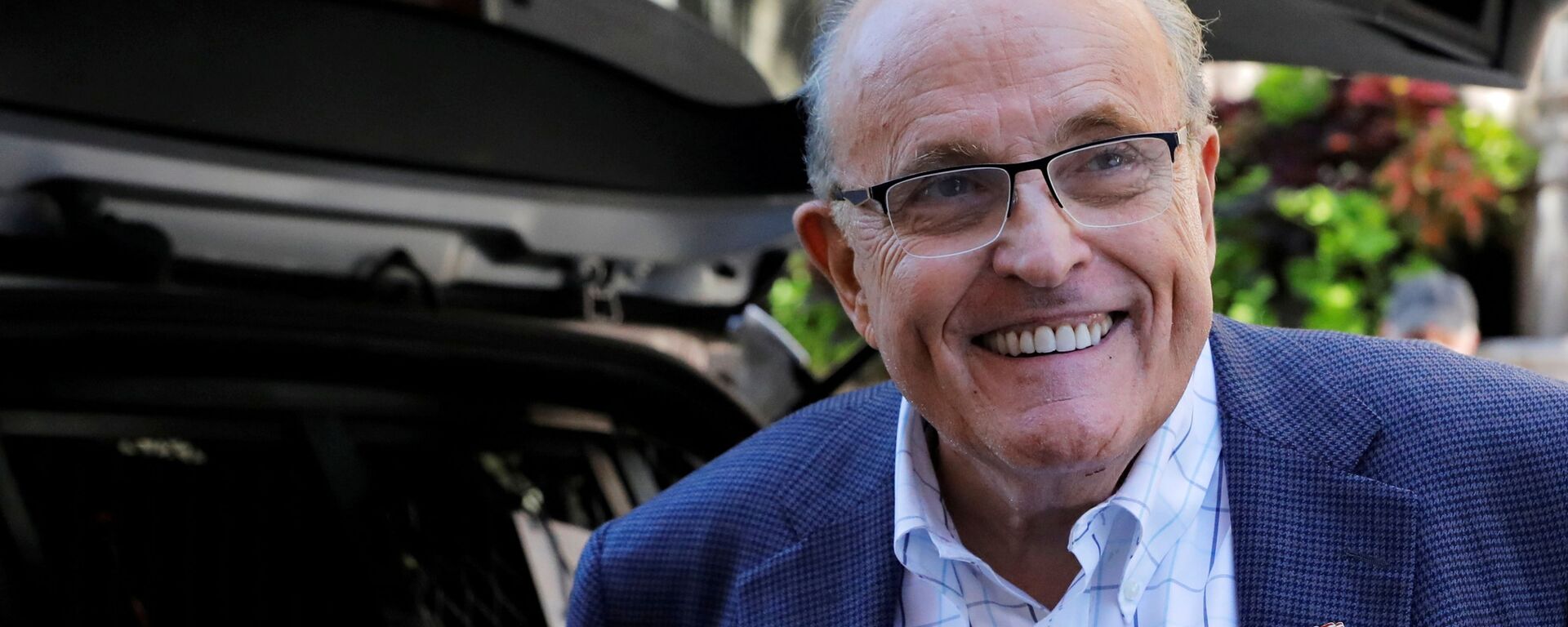 Former New York City Mayor Rudy Giuliani is seen outside his apartment building after his law license was suspended in Manhattan in New York City, New York, U.S., June 24, 2021. - Sputnik International, 1920, 16.02.2022