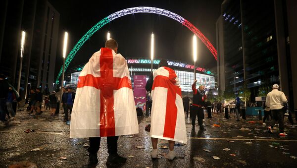 England fans outside Wembley Stadium after Italy wins the Euro 2020 final - Sputnik International