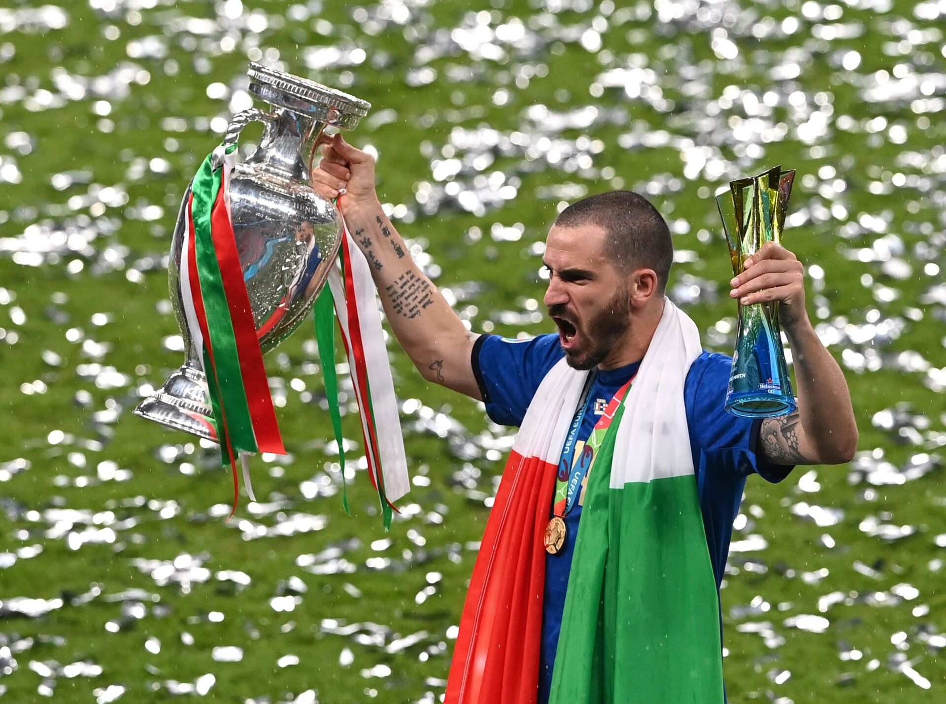 Soccer Football - Euro 2020 - Final - Italy v England - Wembley Stadium, London, Britain - July 11, 2021 Italy's Leonardo Bonucci celebrates with the trophy after winning Euro 2020  - Sputnik International, 1920, 07.09.2021