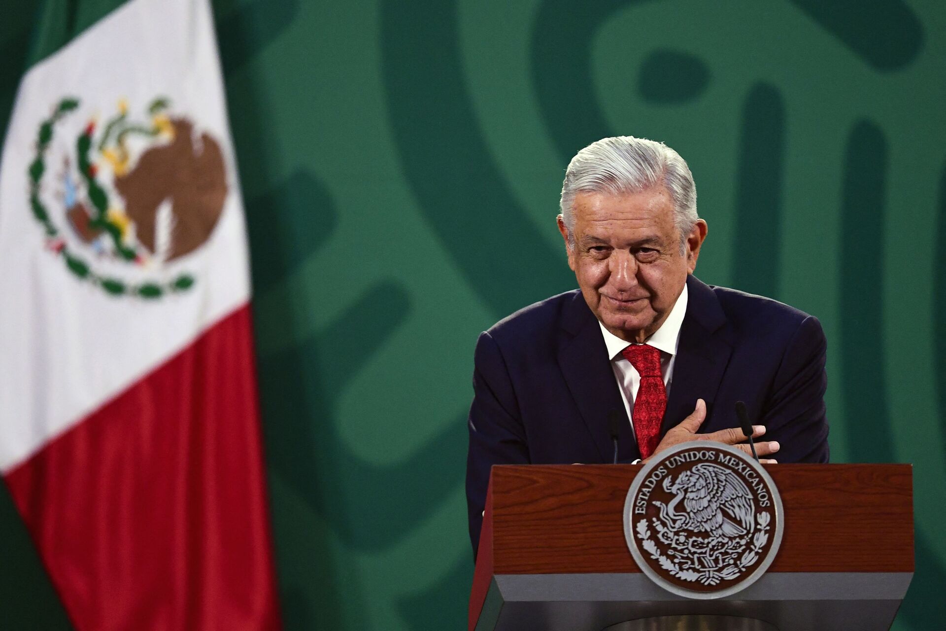 Mexican President Andres Manuel Lopez Obrador delivers a speech during the virtual Earth Day Summit, at the National Palace in Mexico City, on April 22, 2021 - Sputnik International, 1920, 04.06.2022