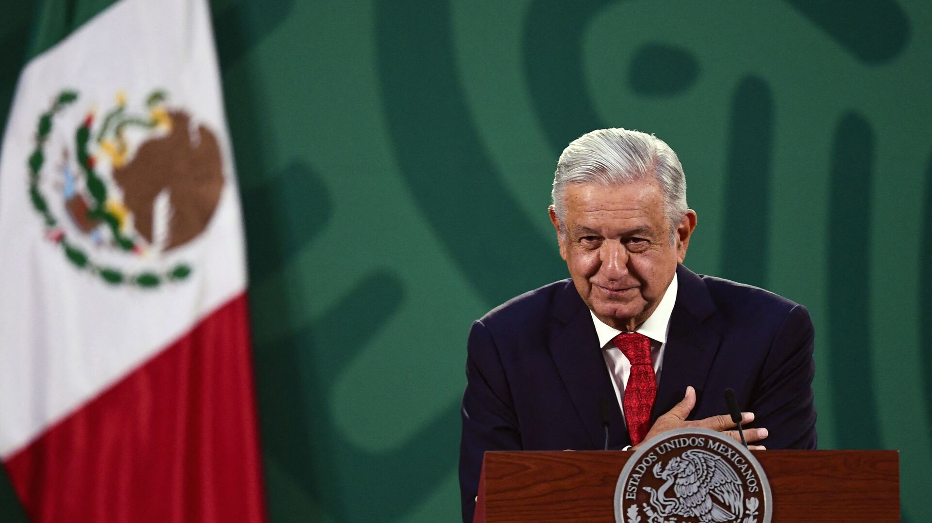 Mexican President Andres Manuel Lopez Obrador delivers a speech during the virtual Earth Day Summit, at the National Palace in Mexico City, on April 22, 2021 - Sputnik International, 1920, 12.07.2021