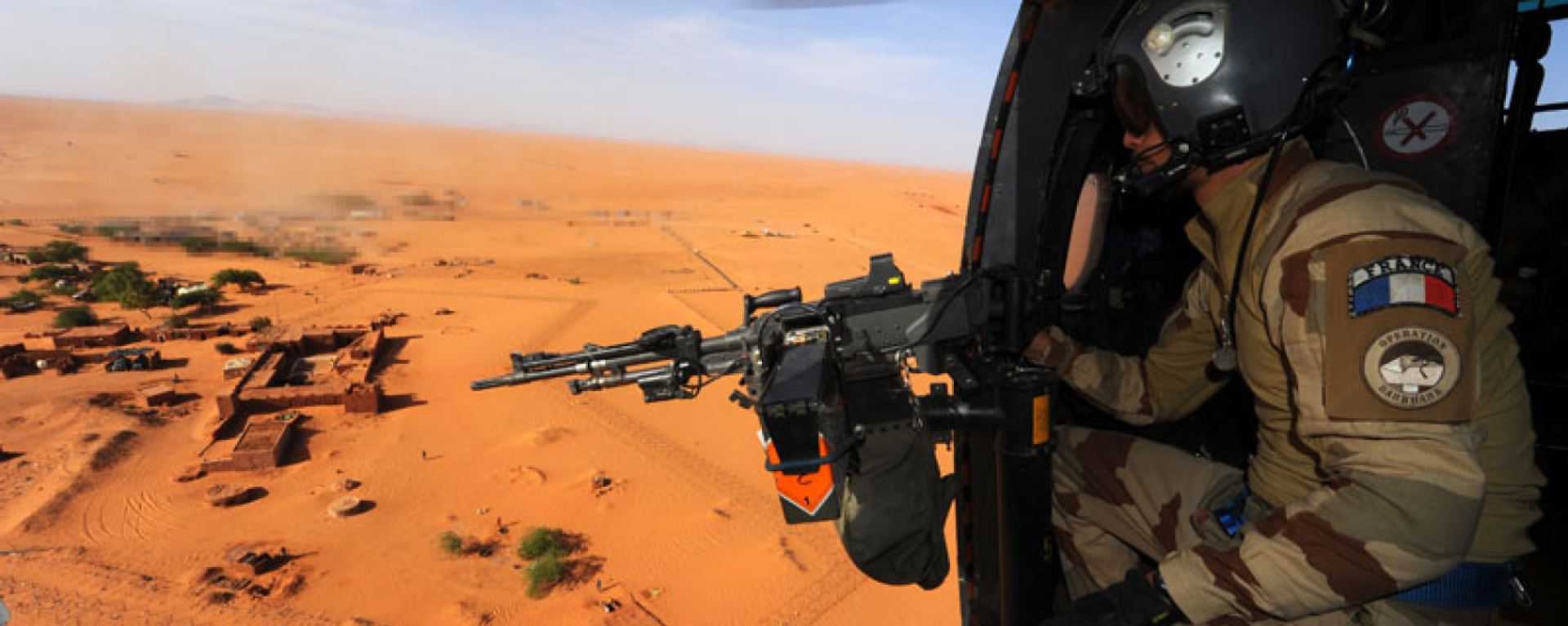 A French military helicopter over the Nigerien town Madama, which serves as a forward operating base for the French, Niger and Chad armies in Operation Barkhane - Sputnik International, 1920, 18.02.2022