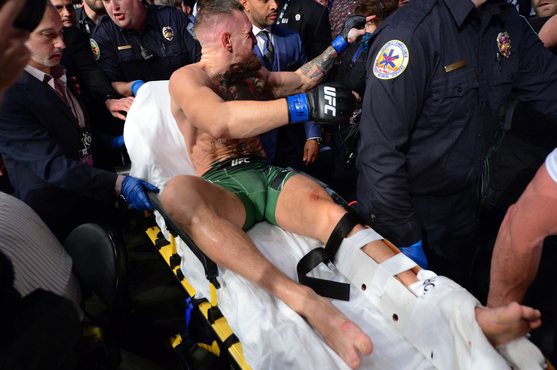 Jul 10, 2021; Las Vegas, Nevada, USA; Conor McGregor is carried off a stretcher following an injury suffered against Dustin Poirier during UFC 264 at T-Mobile Arena. - Sputnik International, 1920, 07.09.2021